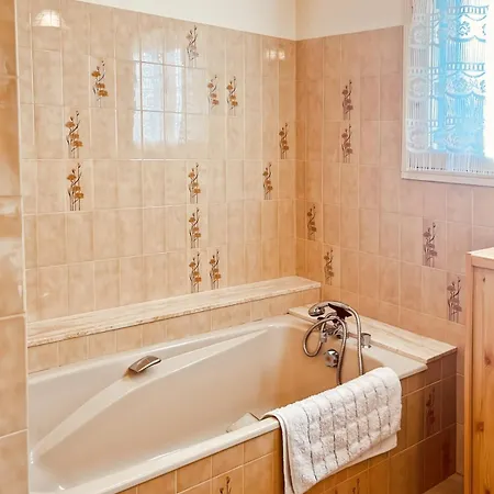 Le De Jeannette, 8pers Lacapelle-Viescamp